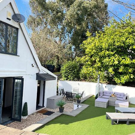 2 Bedroom Cosy Cottage With Hot Tub In Hambrook Close To Bristol City Centre Dış mekan fotoğraf