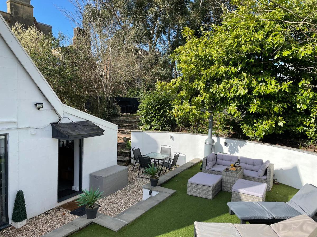 2 Bedroom Cosy Cottage With Hot Tub In Hambrook Close To Bristol City Centre Dış mekan fotoğraf