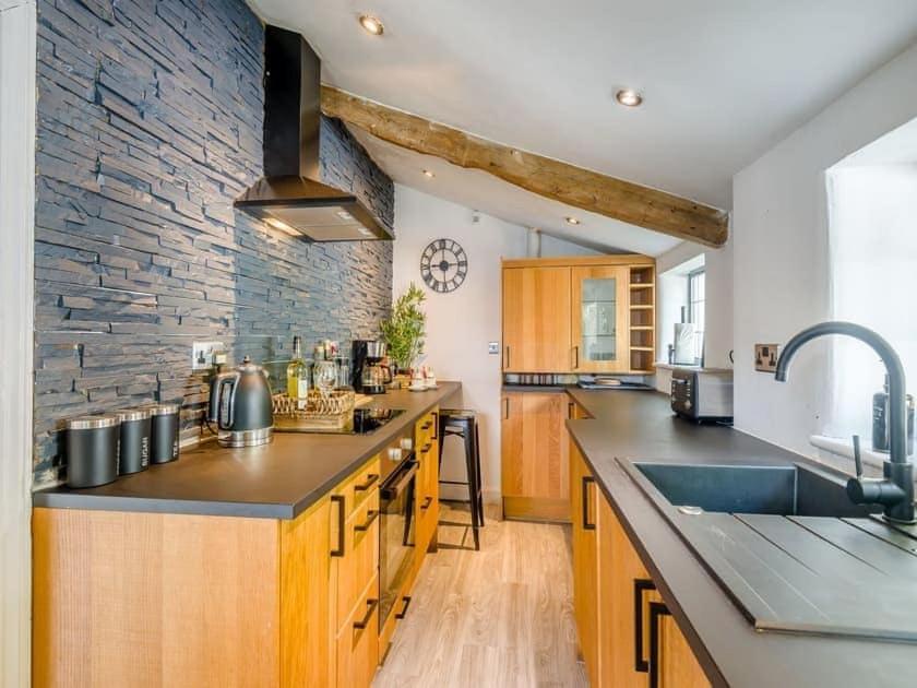 2 Bedroom Cosy Cottage With Hot Tub In Hambrook Close To Bristol City Centre Dış mekan fotoğraf